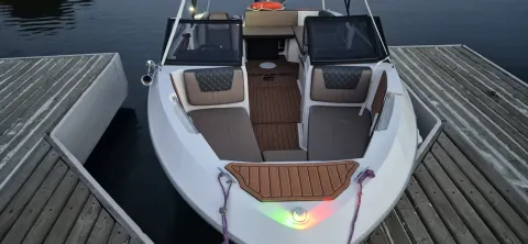 🚤 VENTURA 195 NEW COMFORT 2025 — APENAS 12H DE USO! - foto 3