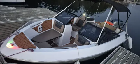 🚤 VENTURA 195 NEW COMFORT 2025 — APENAS 12H DE USO! - foto 4