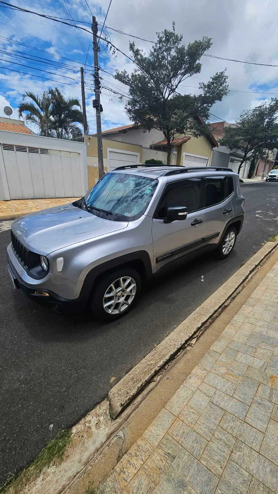 Carro Jeep RENEGADE SPORT 1.8 FLEX — foto 1